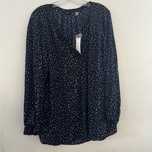 Tahari Navy and White Patterned Blouse